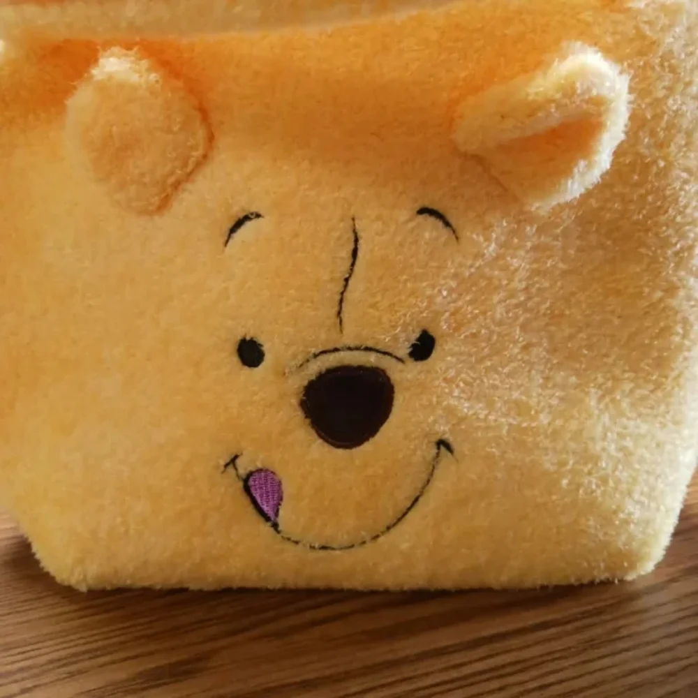 Winnie-the-Pooh Furry Tote - Picture 3 of 12